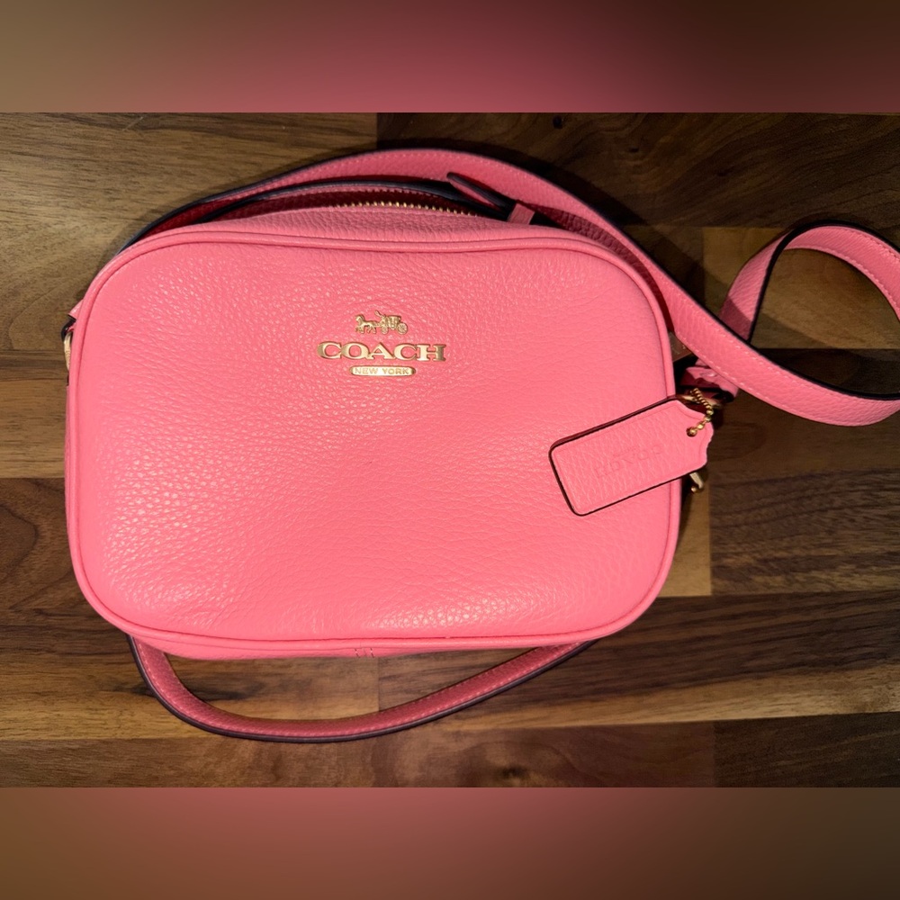 Coach Vibrant Mini Jamie Camera Bag in pink pebbled leather